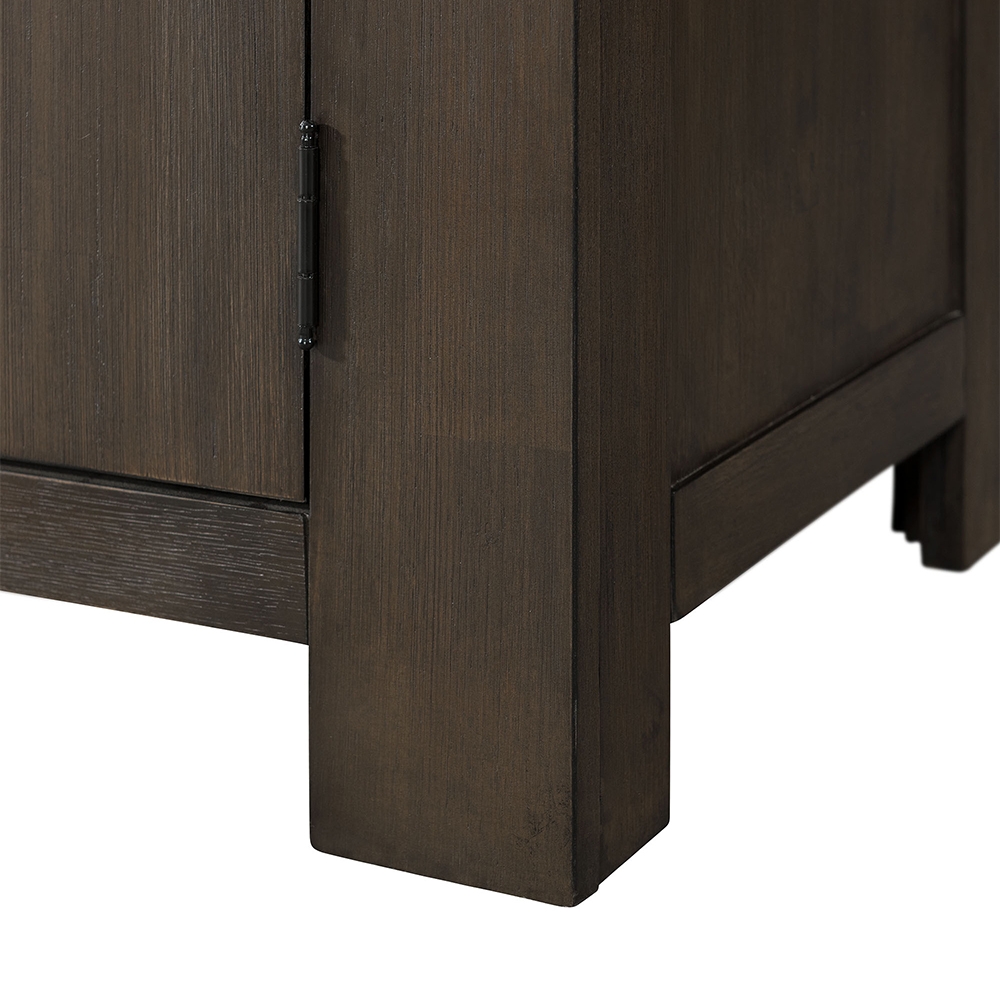 Grady Dining Server | Ellesime International 