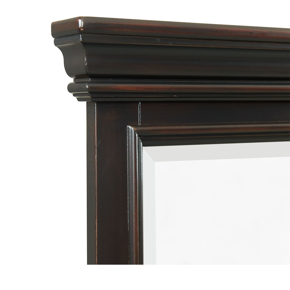 Slater Black Mirror | Ellesime International 